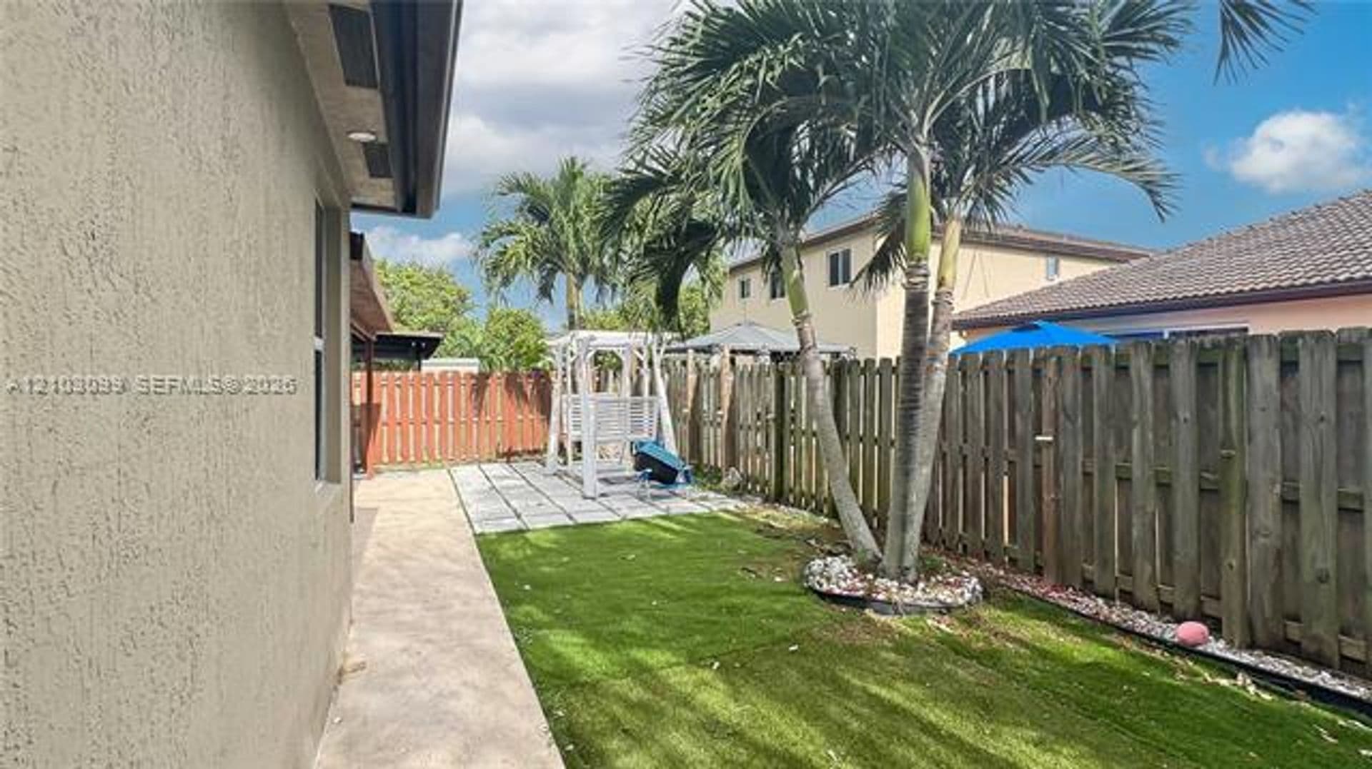 Homestead House: 11828 SW 253rd St # 11828