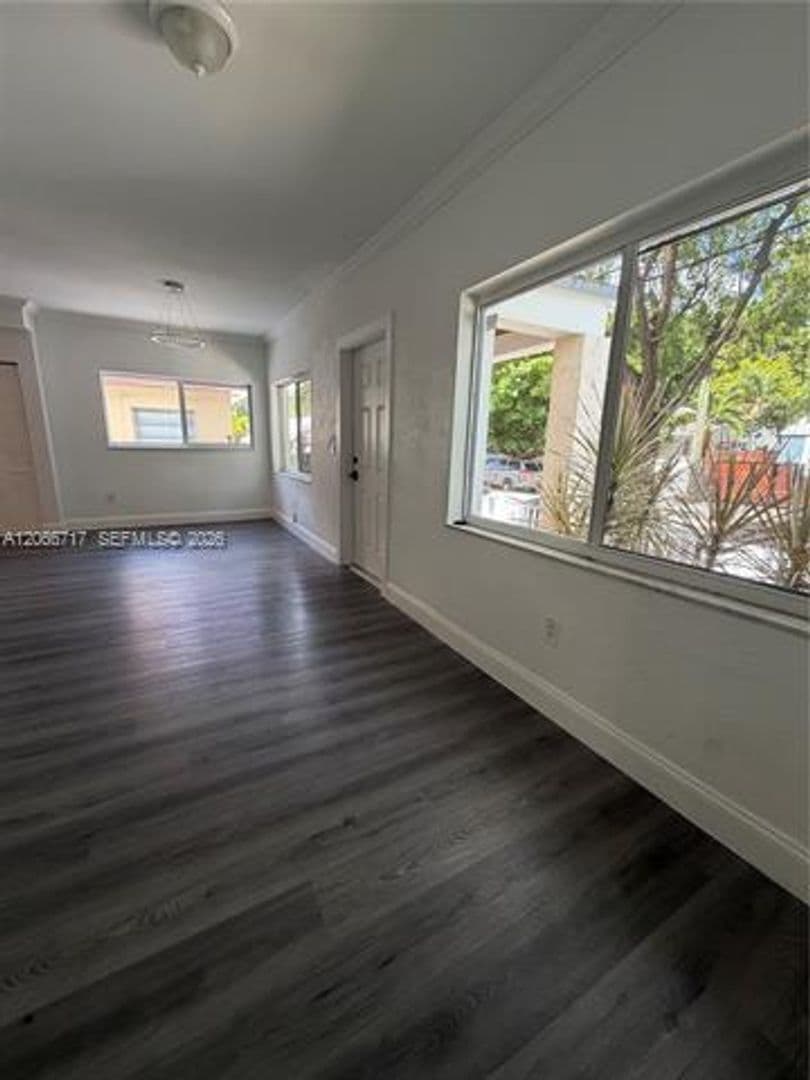 Miami House: 328 SW 15th Ave # 328