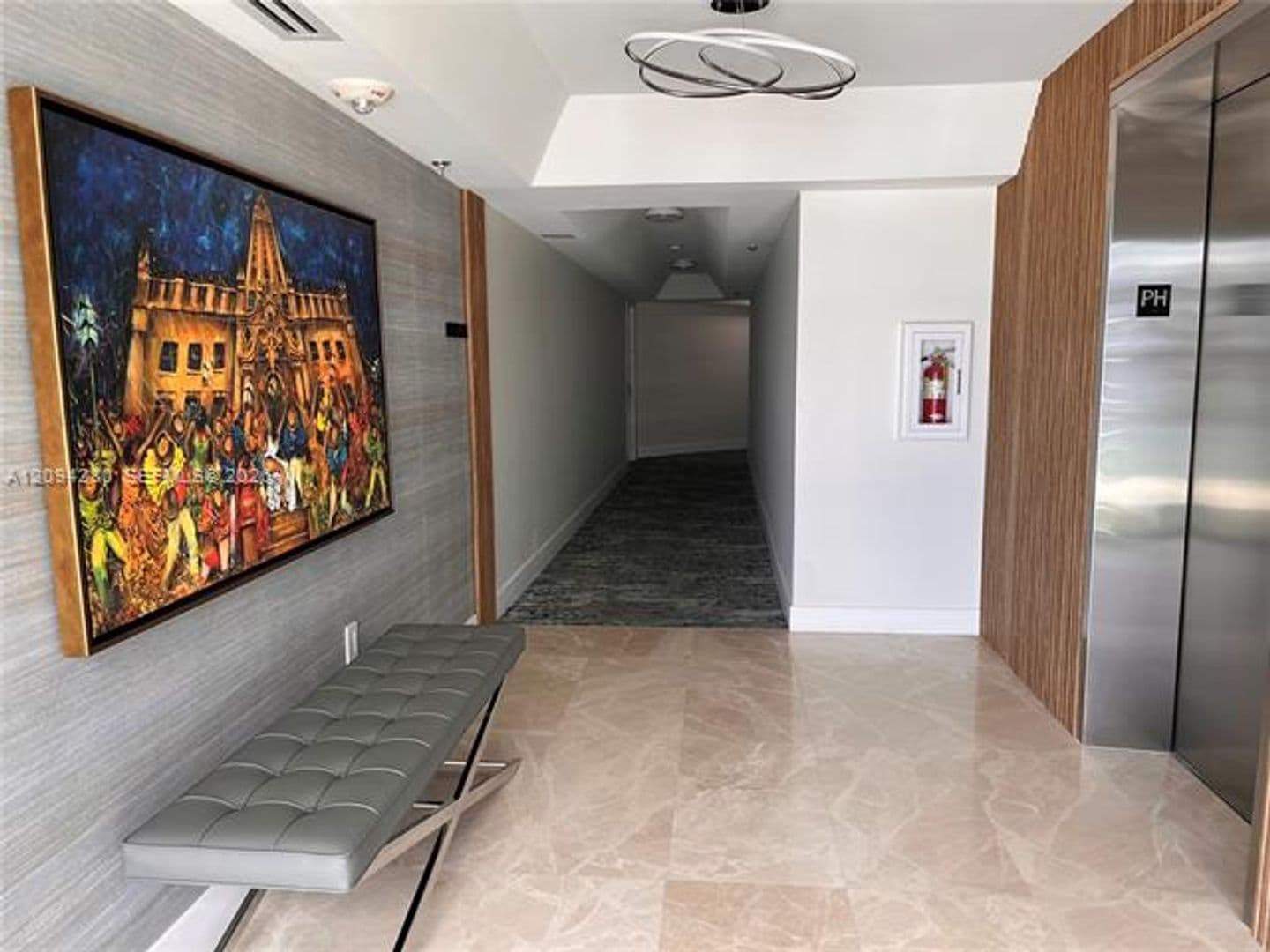 Miami Beach Condo: 5880 Collins Ave cu-PH-1