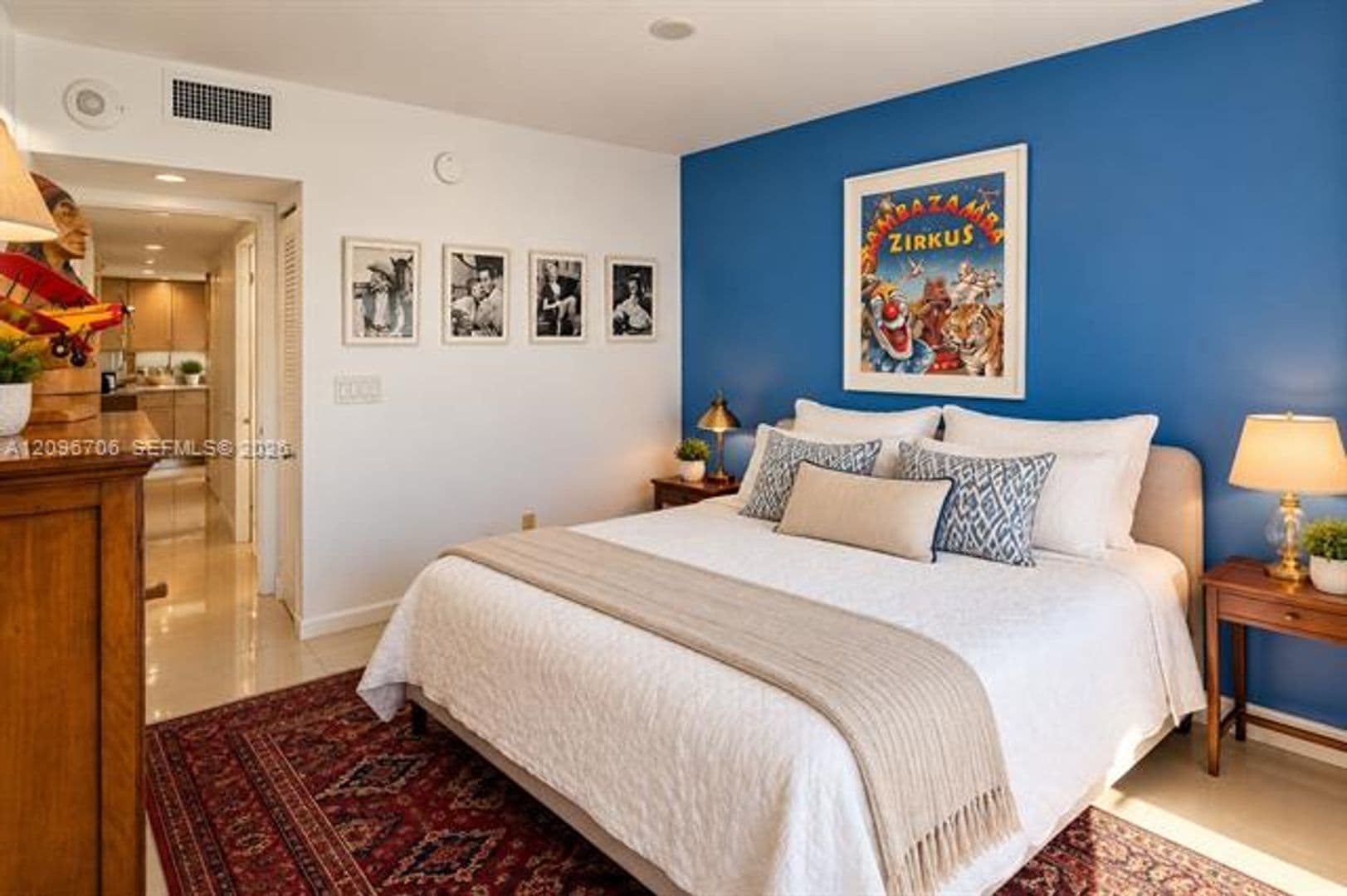 Miami Beach Condo: 5600 Collins Ave cu-4P