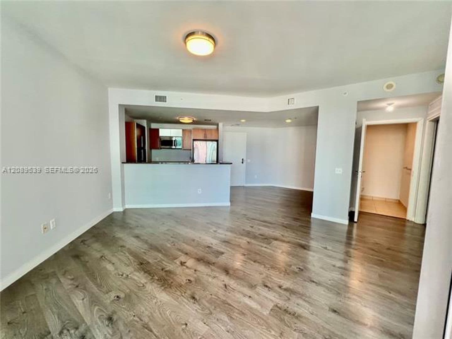 Miami Condo: 300 S Biscayne Blvd cu-2705