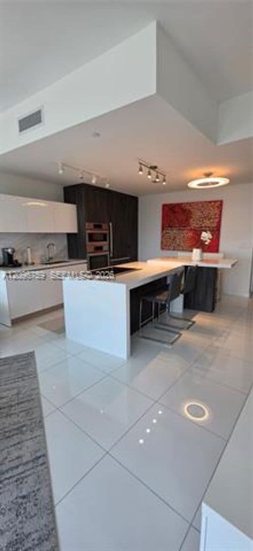 Miami Condo: 851 NE 1st Ave cu-2104