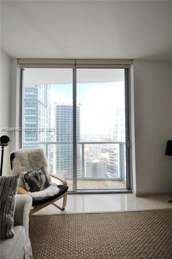 Miami Condo: 1060 Brickell Ave cu-3111