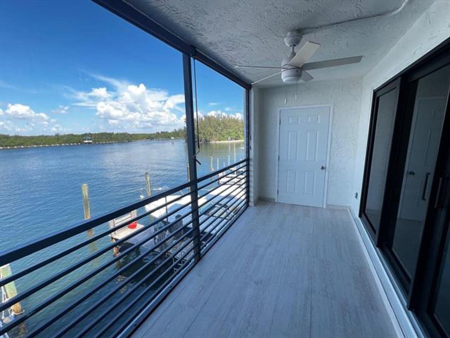Hollywood Condo: 3200 N Ocean Dr cu-206