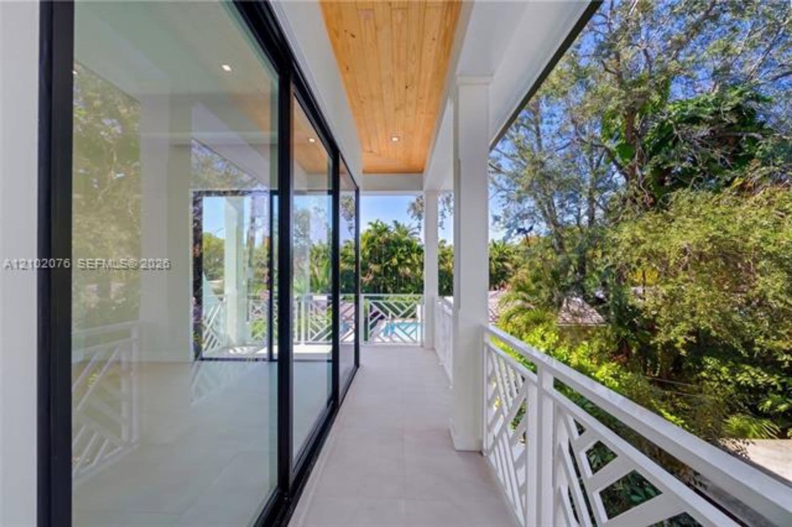 Coral Gables Townhome: 2710 Le Jeune Rd th 2710