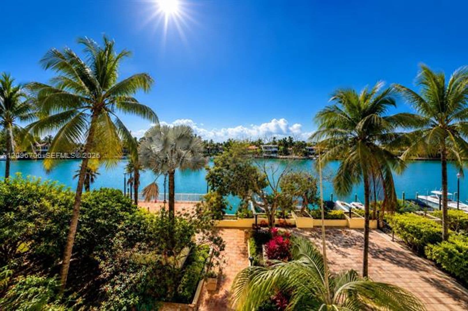 Miami Beach Condo: 5600 Collins Ave cu-4P