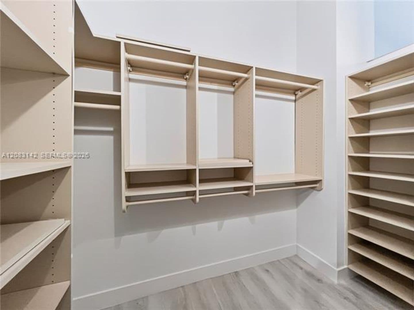 Hollywood House: 3215 N 36th Ave # 3215