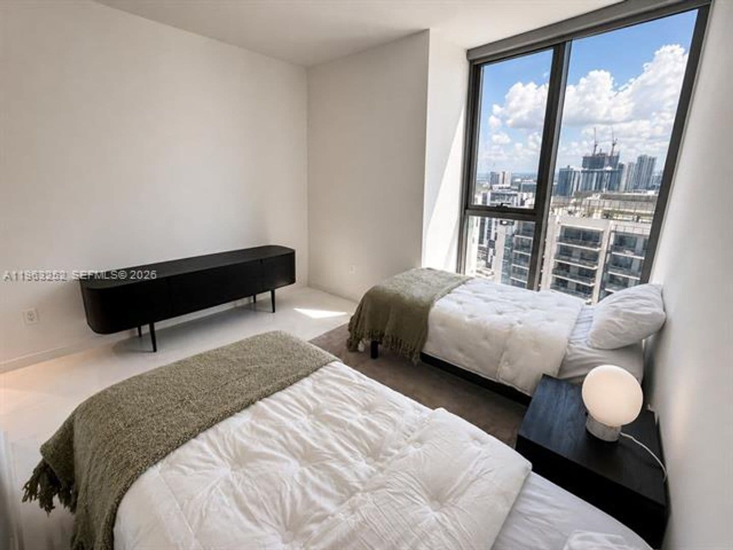 Miami Condo: 300 Biscayne Blvd Way cu-4404