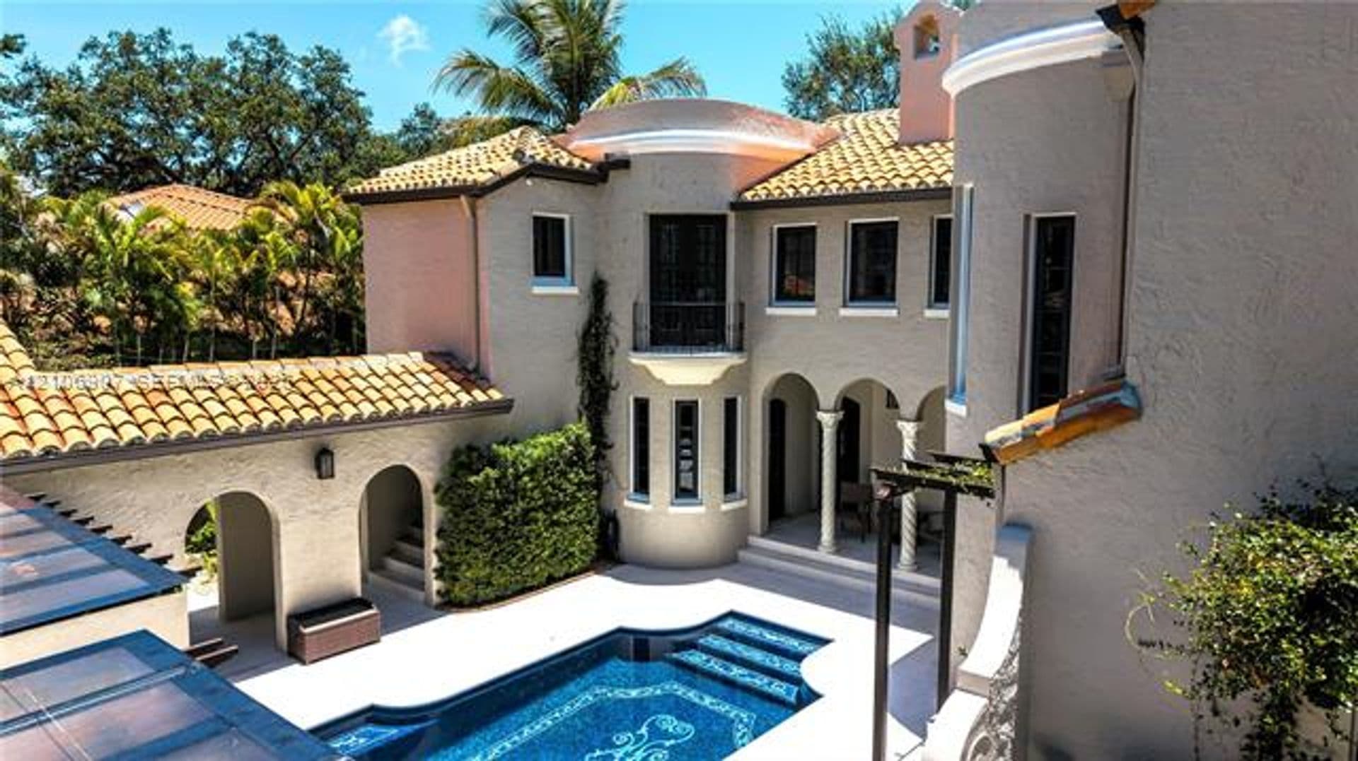 Coral Gables House: 1822 Country Club Prado # 1822