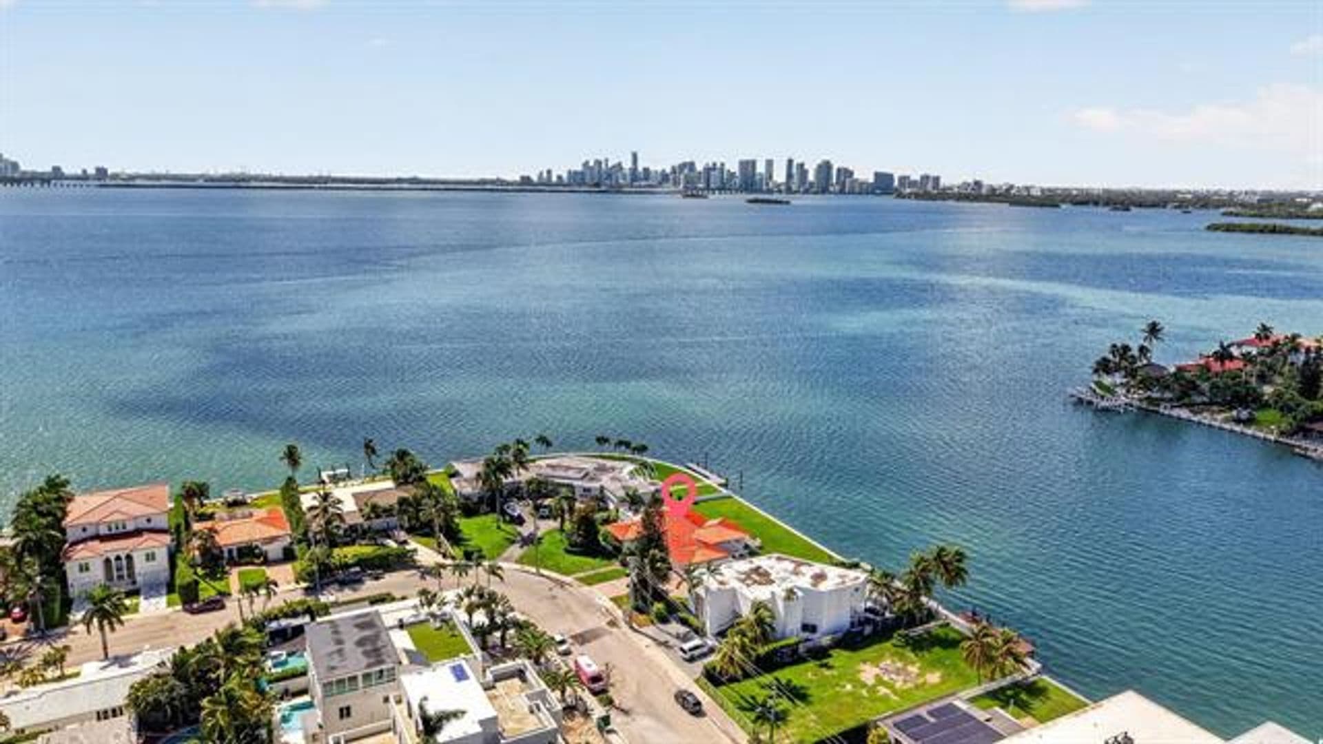North Bay Village House: 7500 W Treasure Dr # 7500