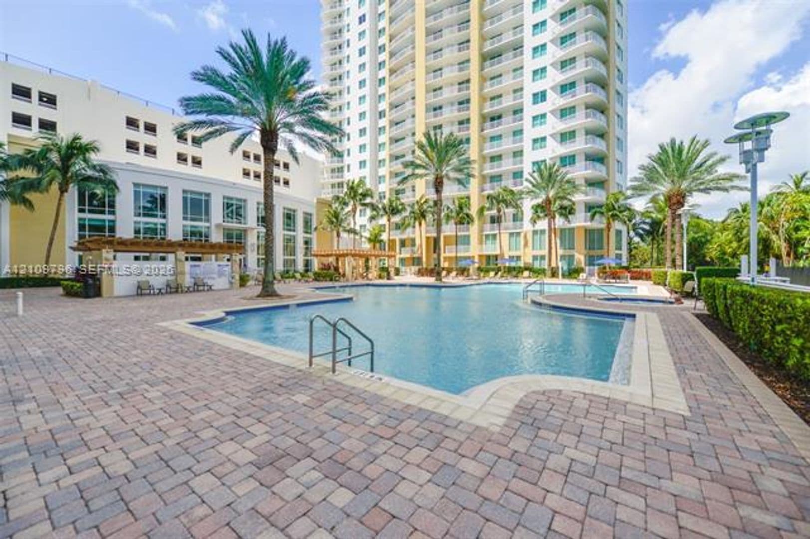 Hallandale Beach Condo: 1745 E Hallandale Beach Blvd cu-1903W