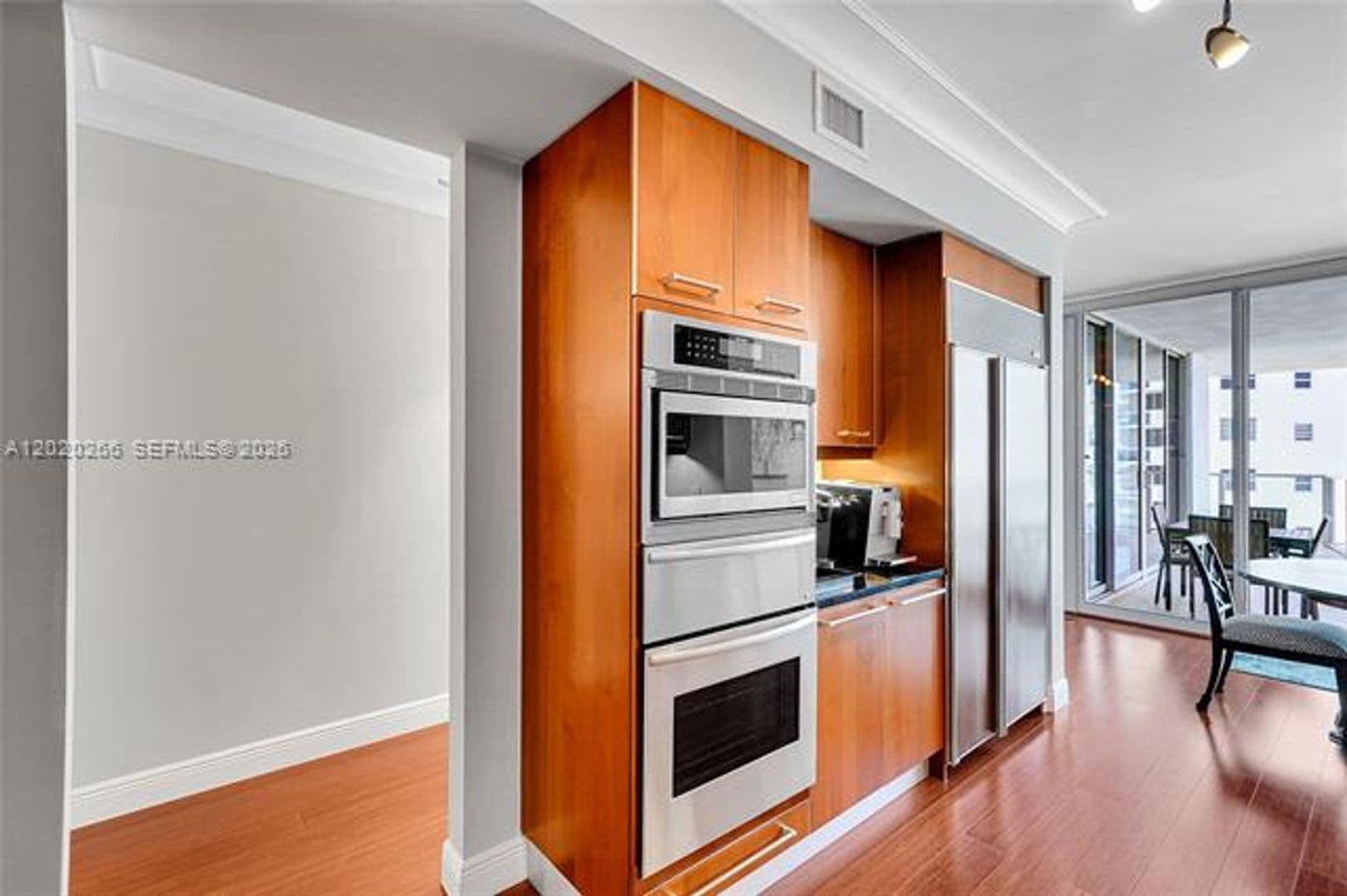 Hollywood Condo: 3101 S Ocean Dr cu-701