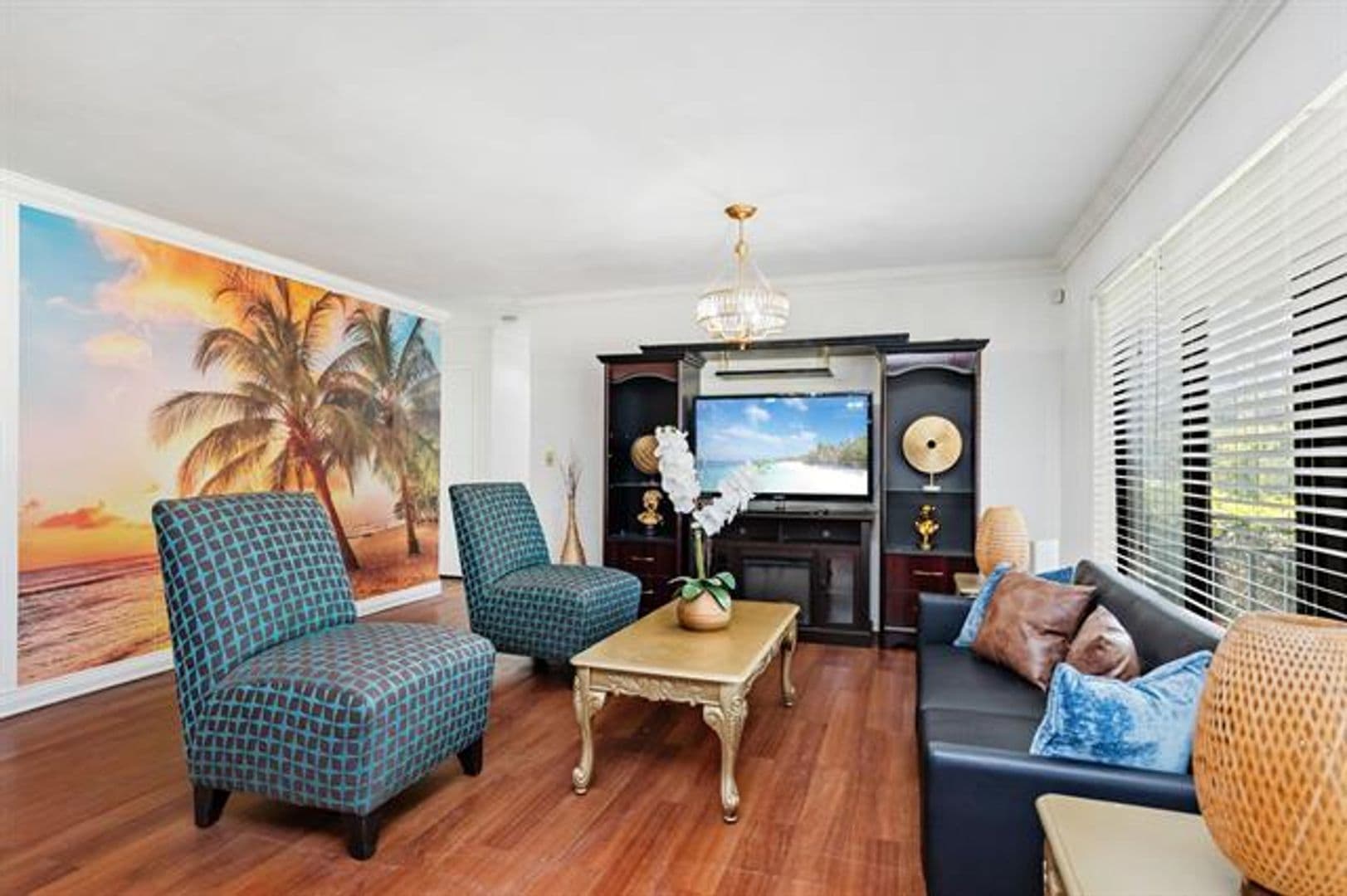 Miami House: 475 NE 113th St # 475