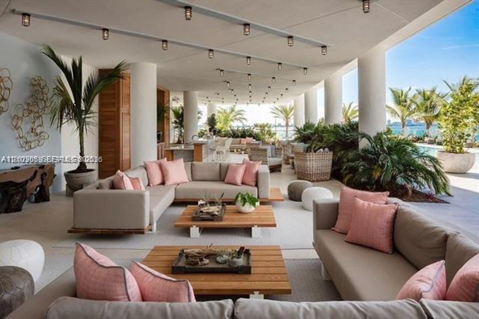 Miami Condo: 2900 NE 7th Ave cu-1106