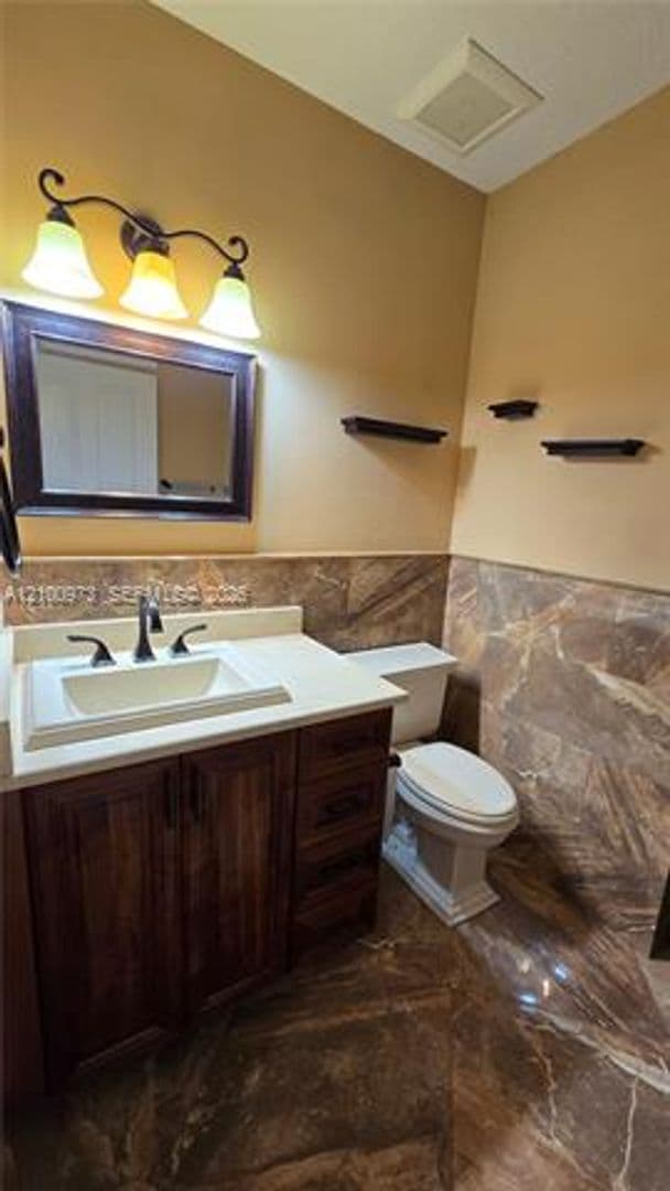 Hollywood House: 741 Tyler St # 741