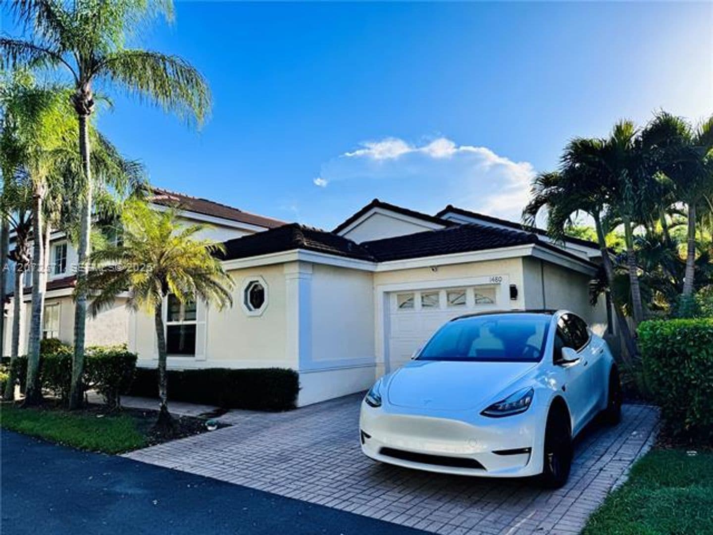 Hollywood House: 1480 Sweetbay Way # 1480