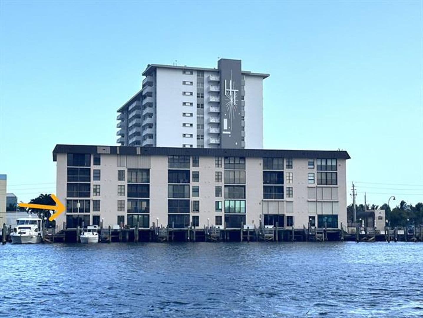 Hollywood Condo: 3200 N Ocean Dr cu-206
