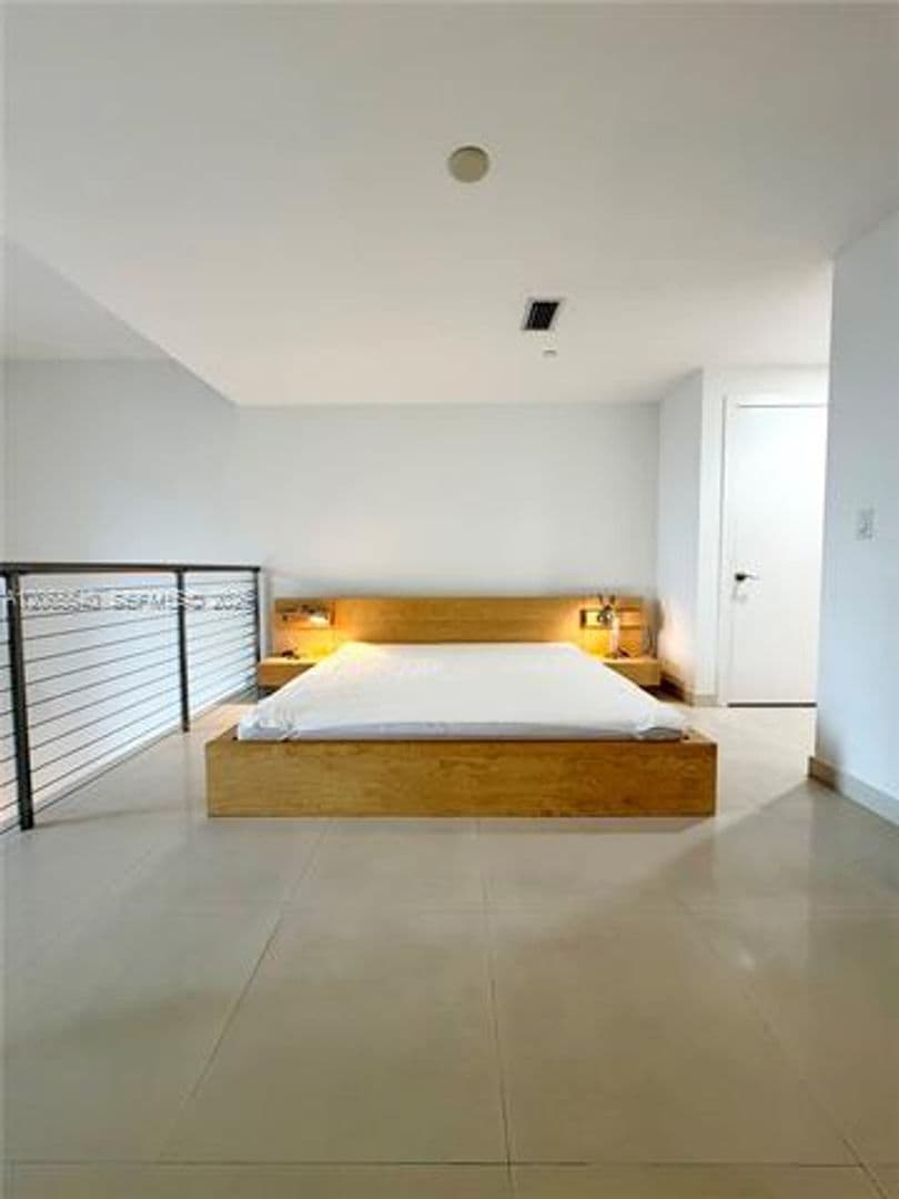 Miami Condo: 1050 Brickell Ave cu-206