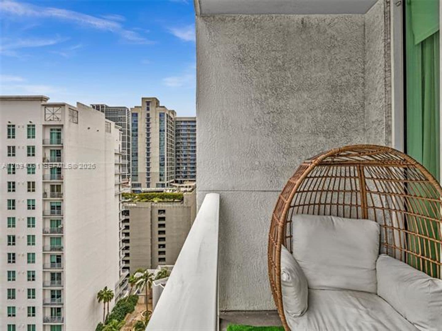 Miami Condo: 253 NE 2nd St cu-2208