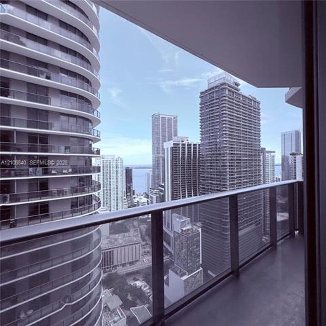 Miami Condo: 55 SW 9th St cu-3903