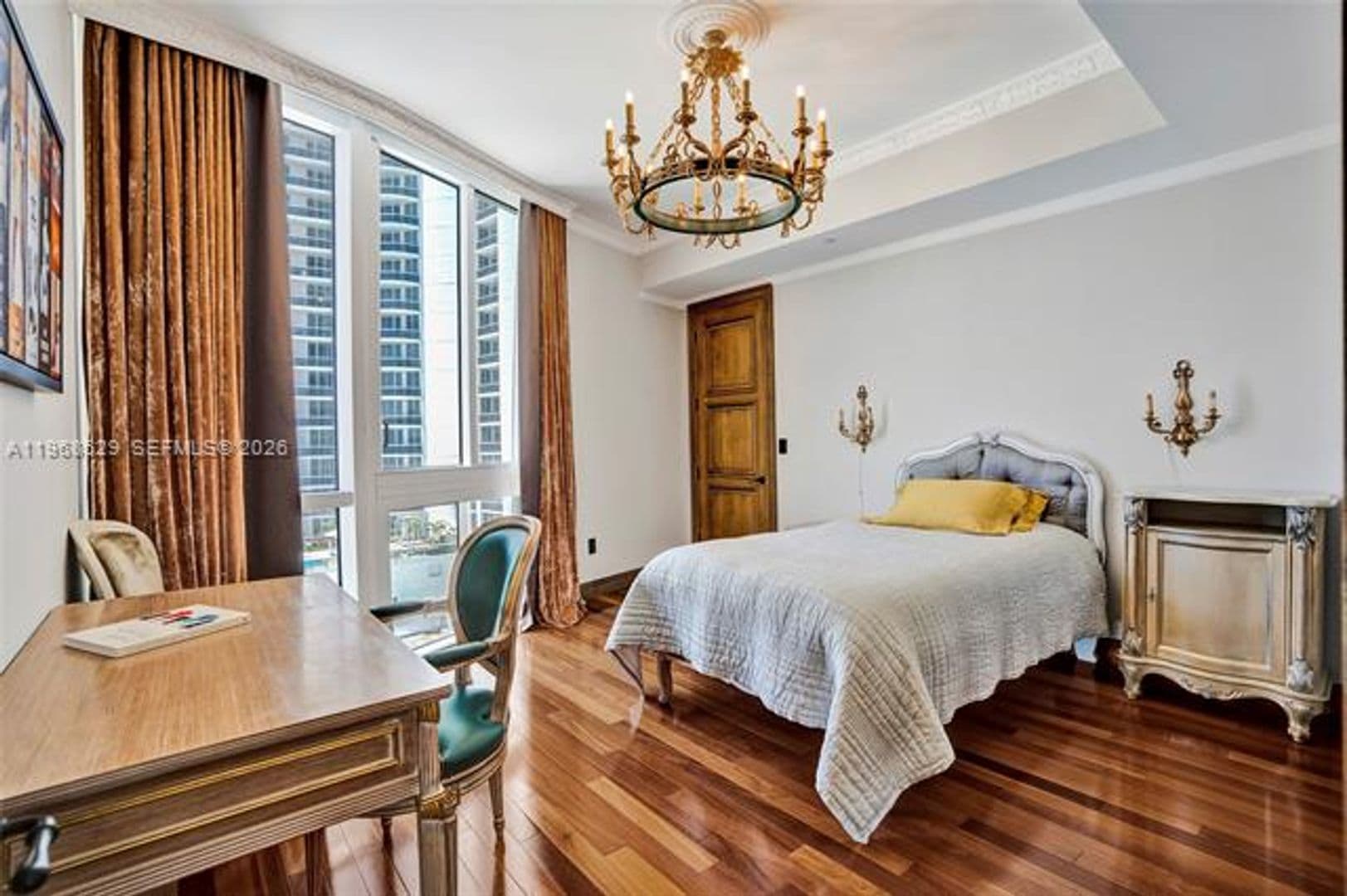 Sunny Isles Beach Condo: 15901 Collins Ave cu-701