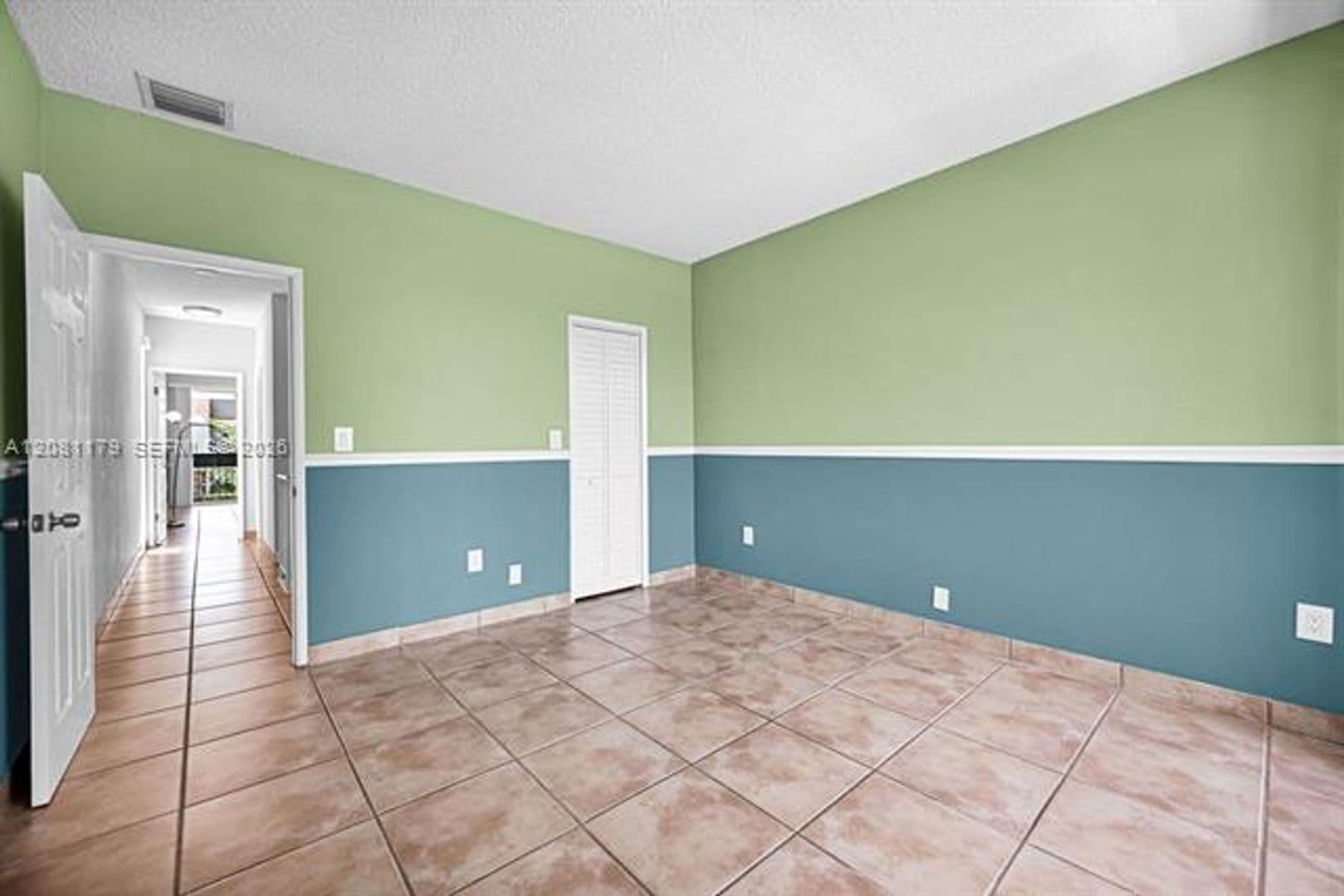 Miami Townhome: 9133 Fontainebleau Blvd th 5