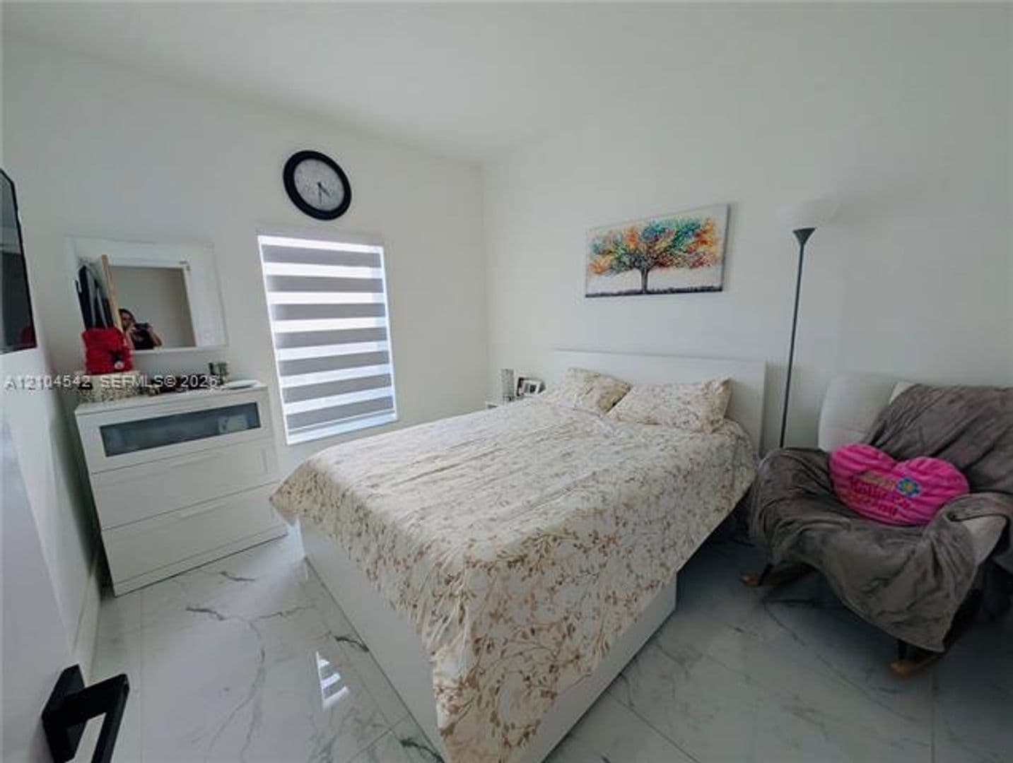 Hialeah House: 8137 NW 199th Ter # 8137