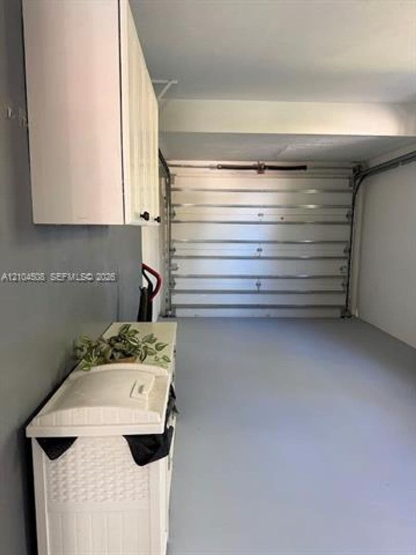 Hollywood House: 1811 N 40th Ave # 0