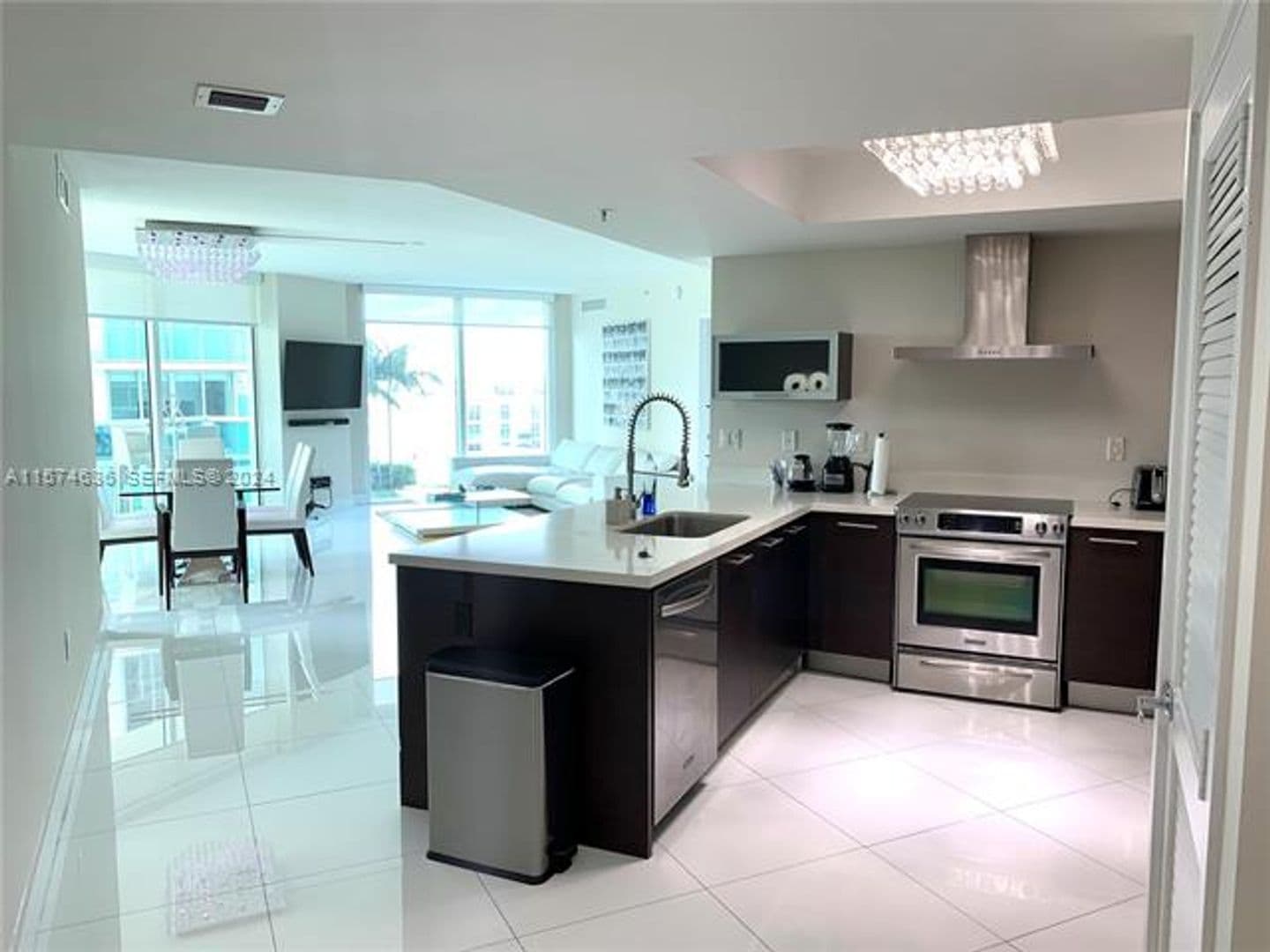 Sunny Isles Beach Condo: 250 Sunny Isles Blvd cu-3-803