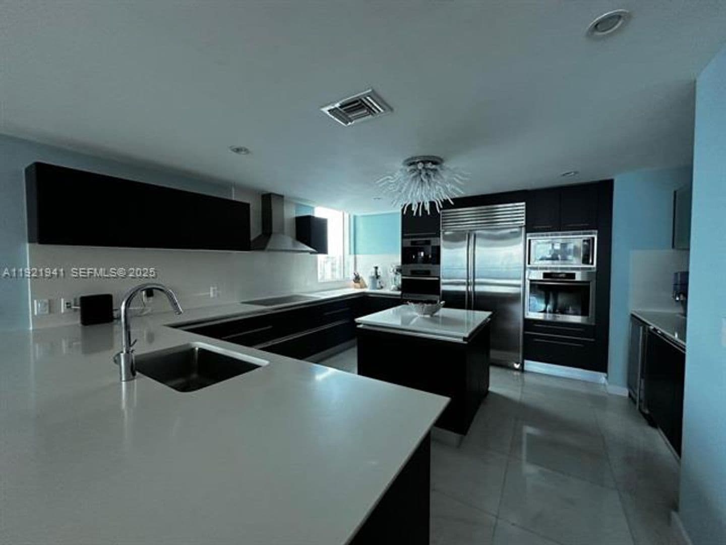Sunny Isles Beach Condo: 17001 Collins Ave cu-2601