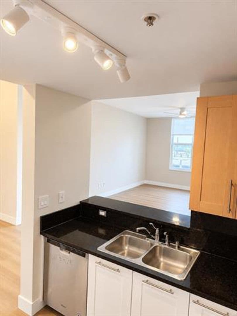 Fort Lauderdale Condo: 511 SE 5th Ave cu-607