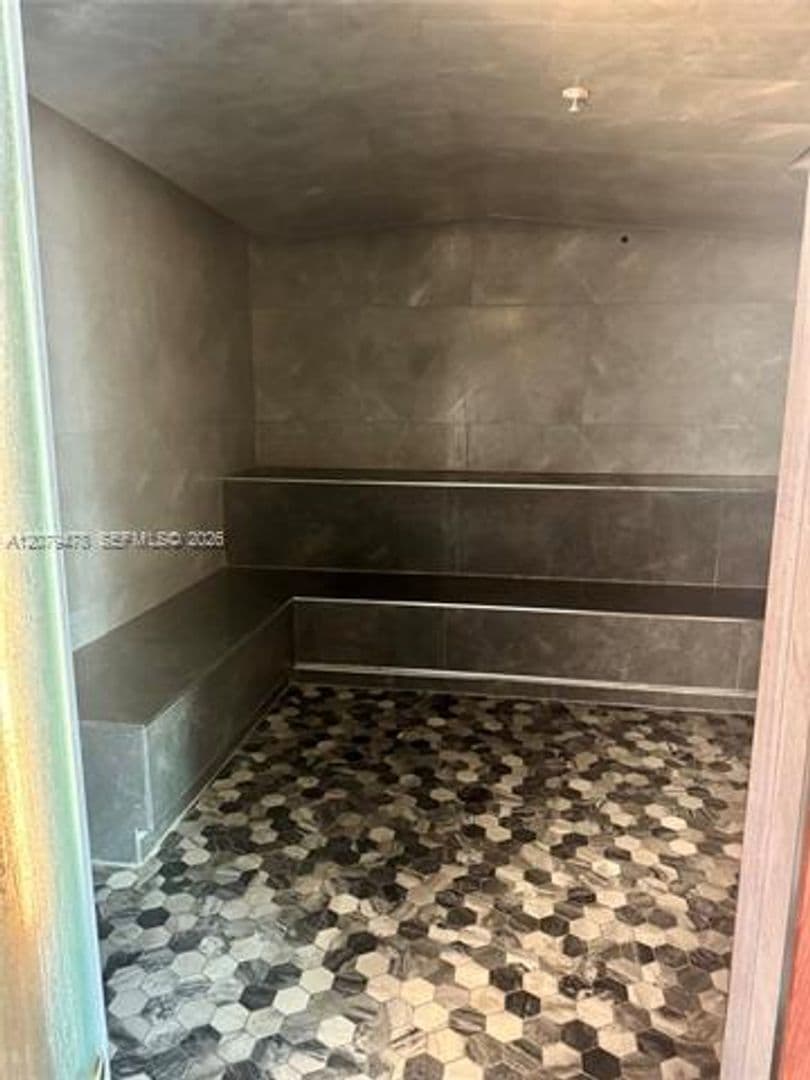 Miami Condo: 41 SE 5th St cu-2405
