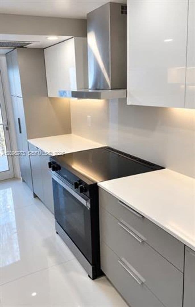 Fort Lauderdale Condo: 2841 N Ocean Blvd cu-1003