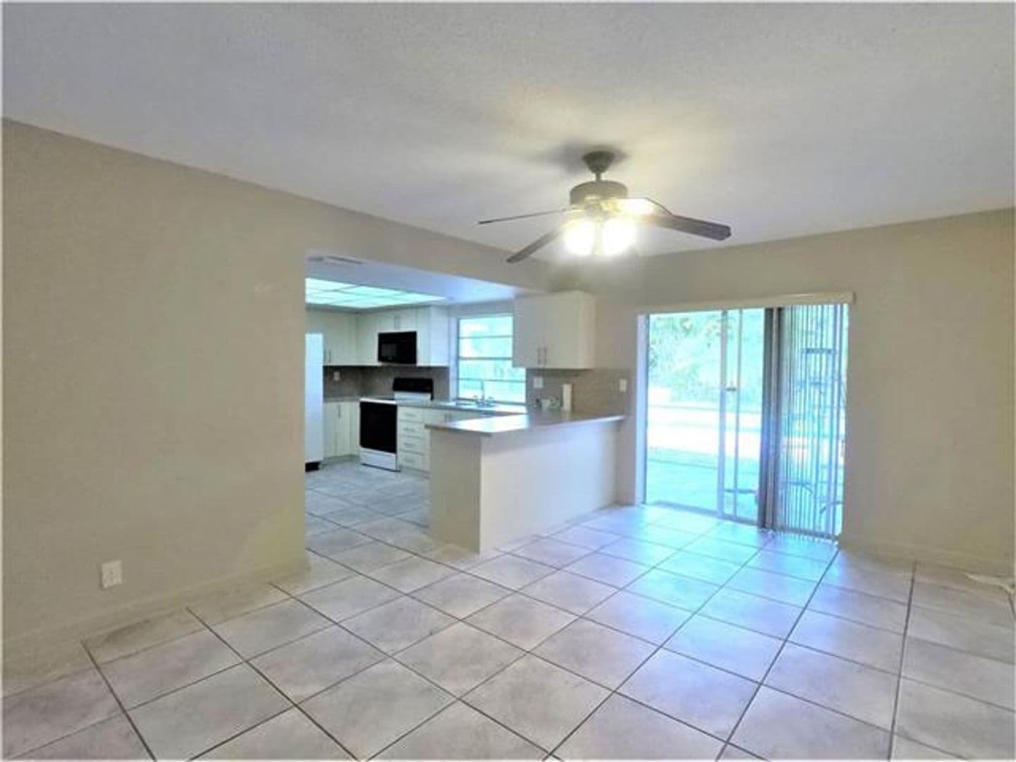 Plantation House: 7221 NW 10th Pl # 7221
