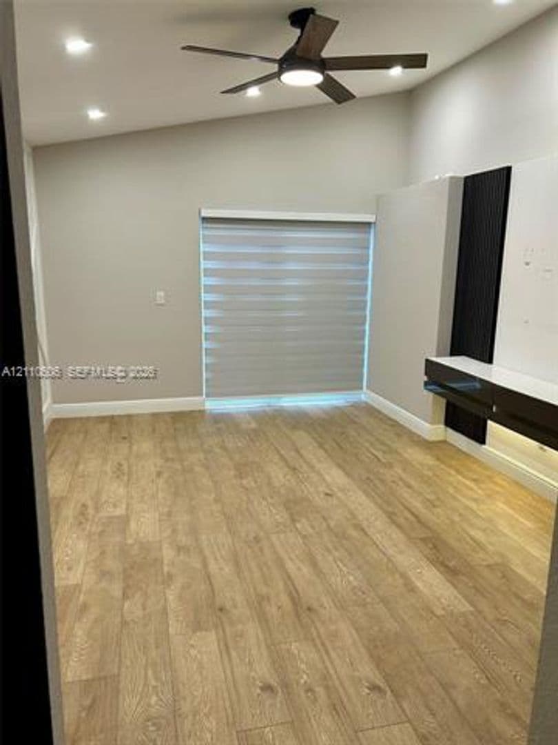 Davie House: 14200 Oak Ridge Dr # 14200