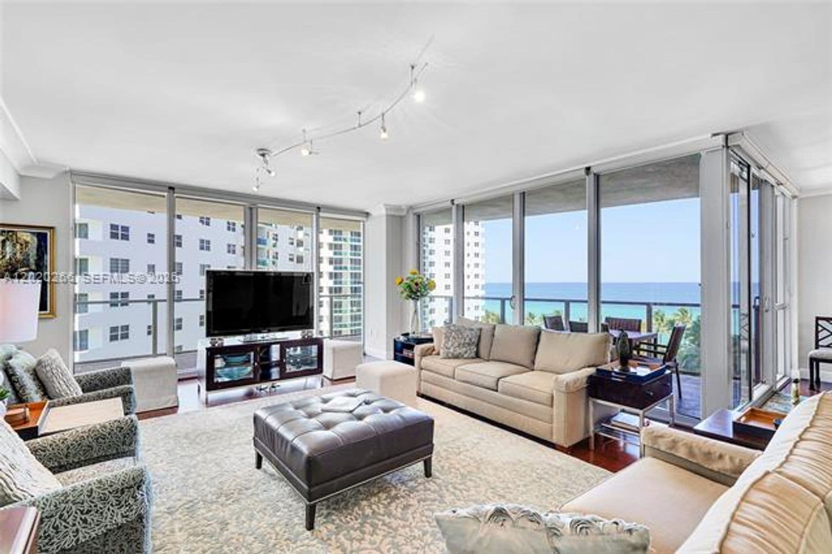Hollywood Condo: 3101 S Ocean Dr cu-701