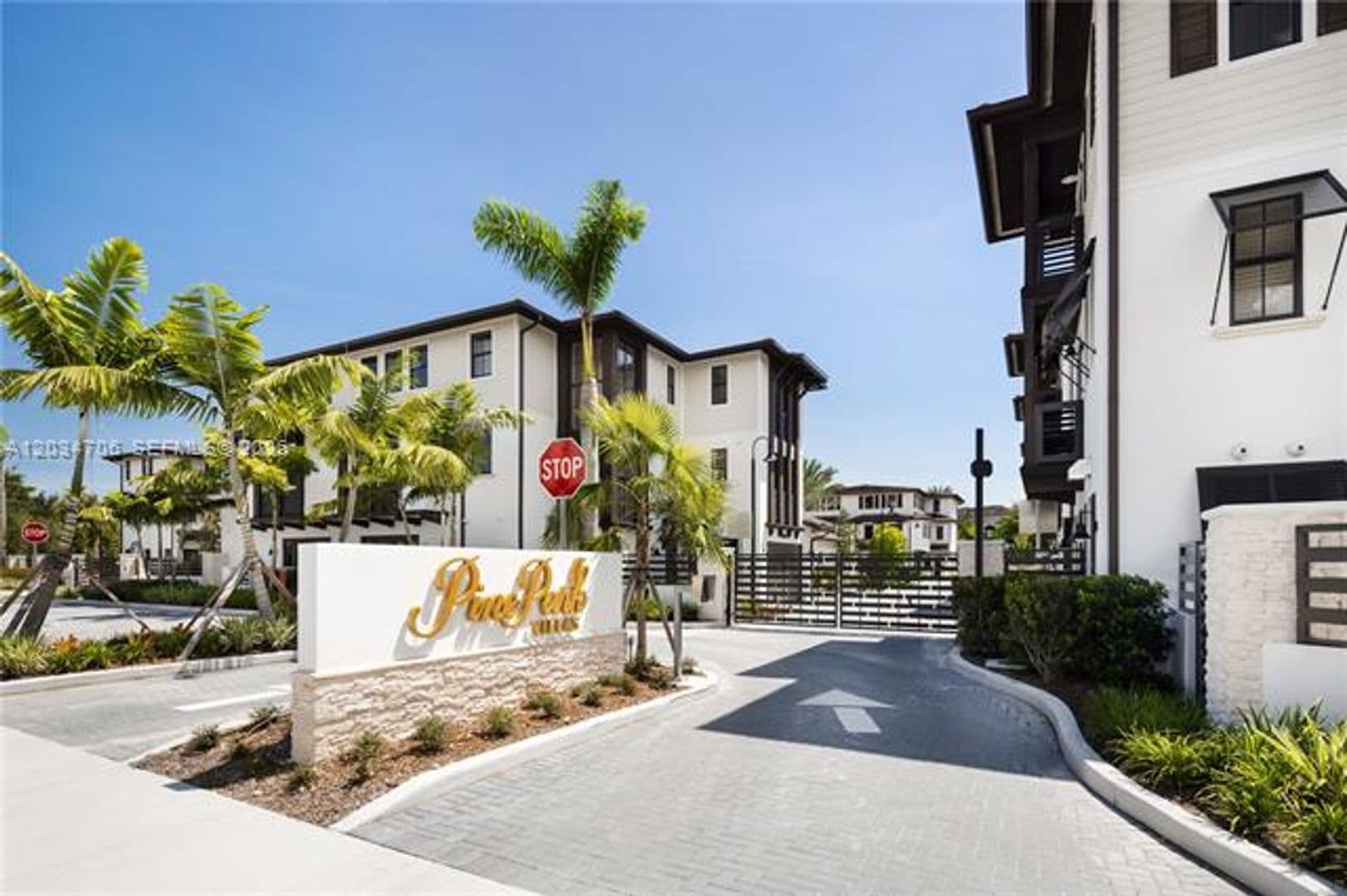 Pinecrest Townhome: 7504 SW 100th St th 7504