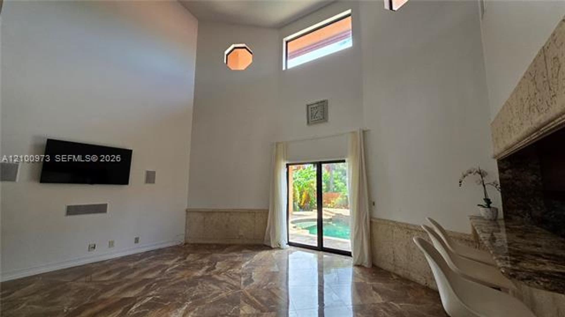 Hollywood House: 741 Tyler St # 741