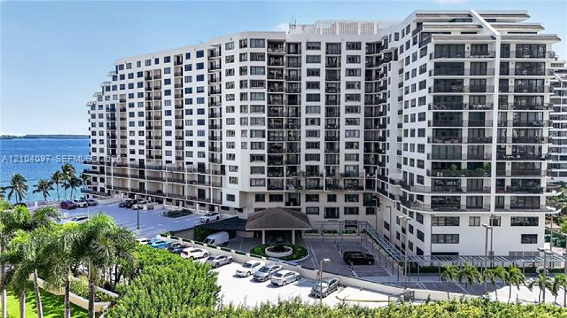 Miami Condo: 540 Brickell Key Dr cu-916