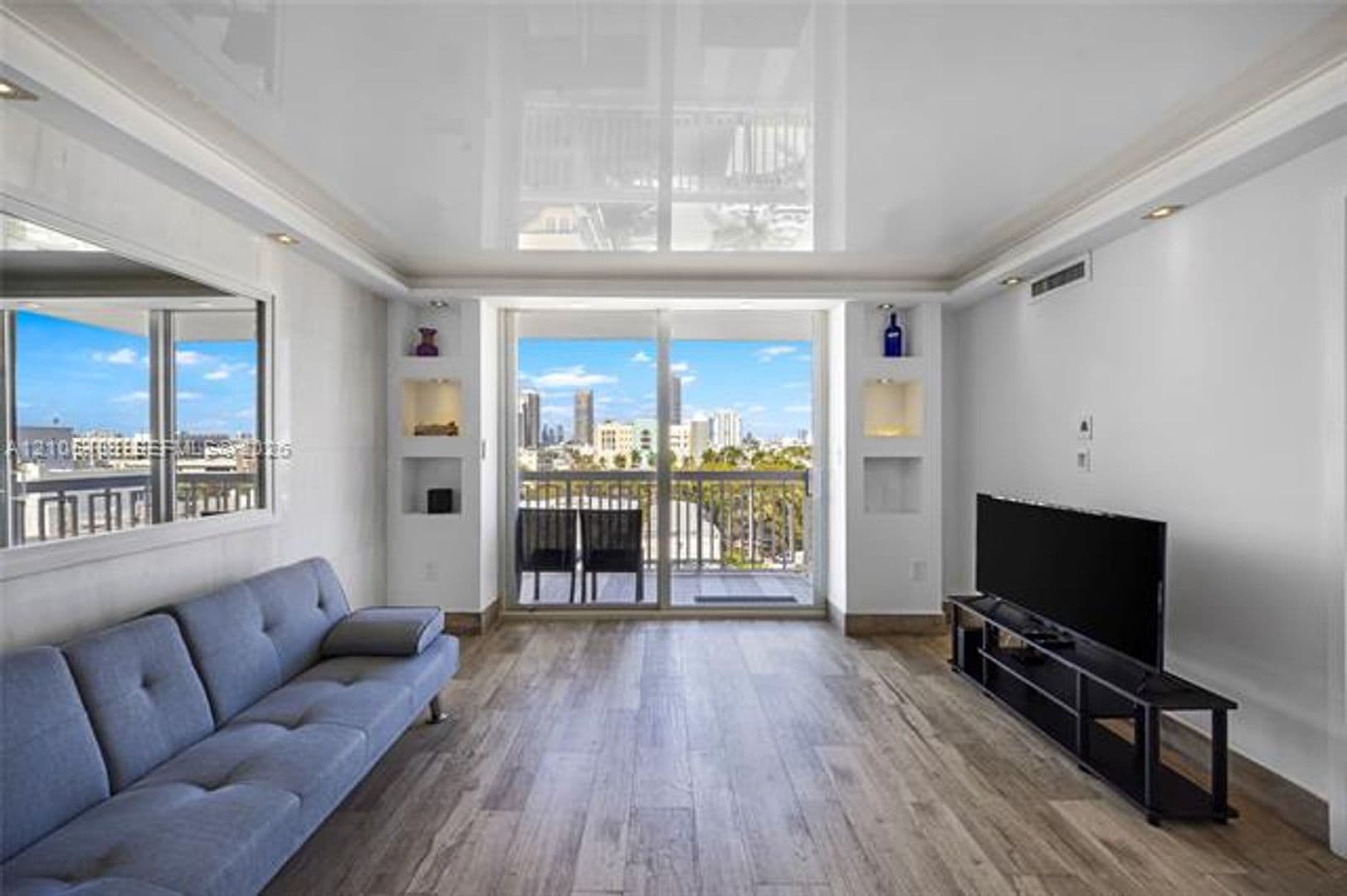 Miami Beach Condo: 401 Ocean Dr cu-801