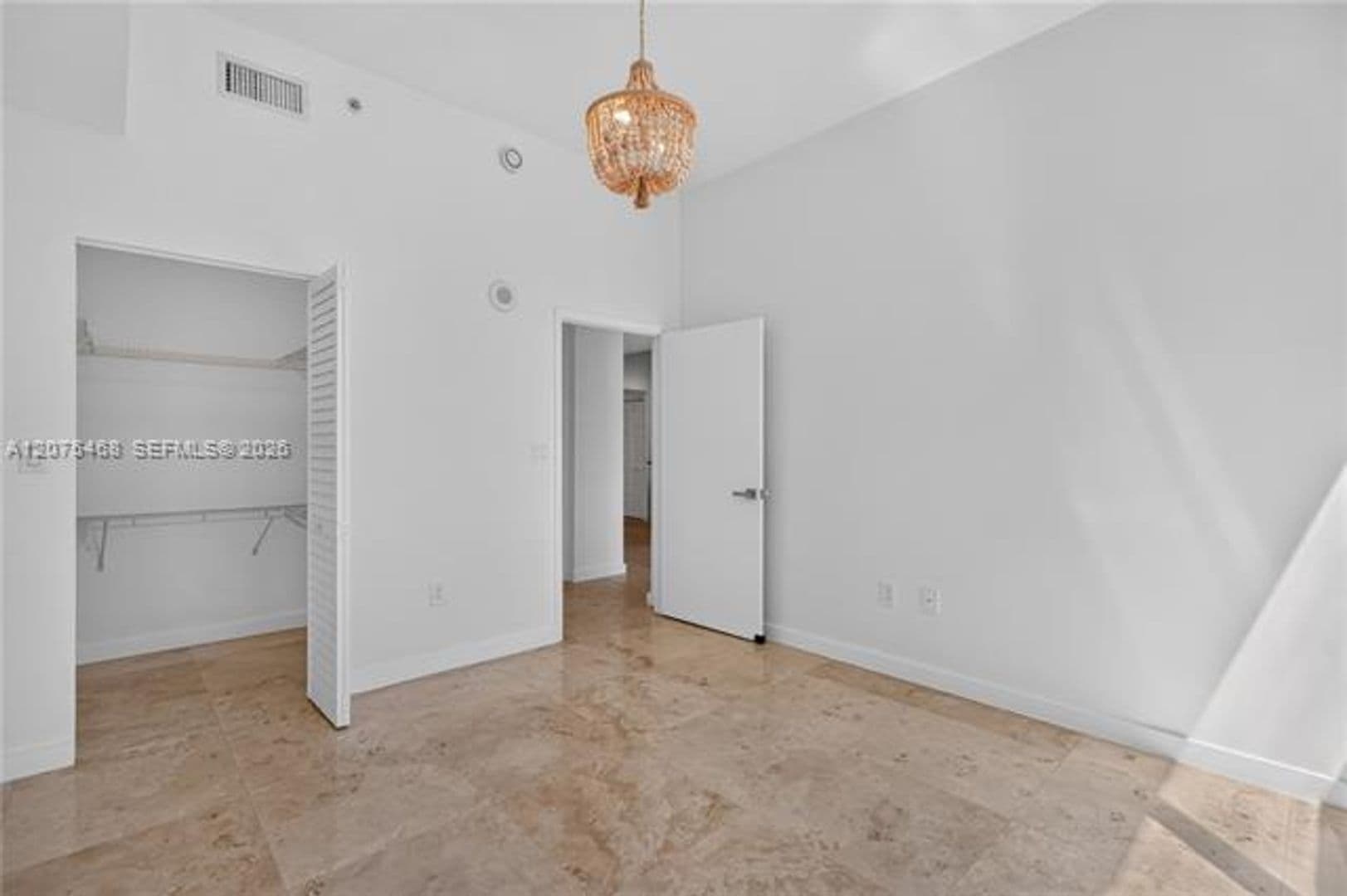 Miami Condo: 31 SE 5th St cu-4212