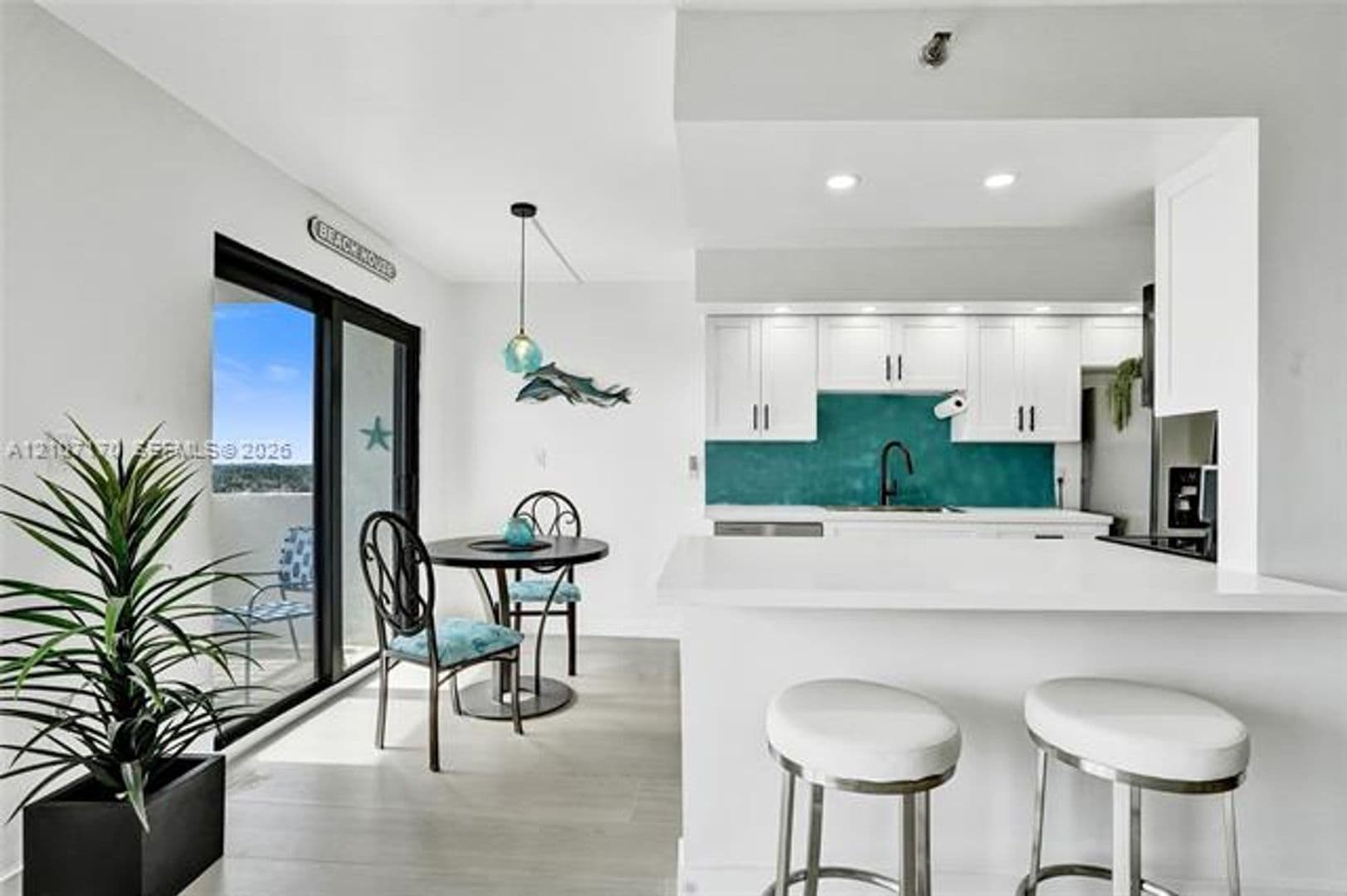Hollywood Condo: 1201 S Ocean Dr cu-908S
