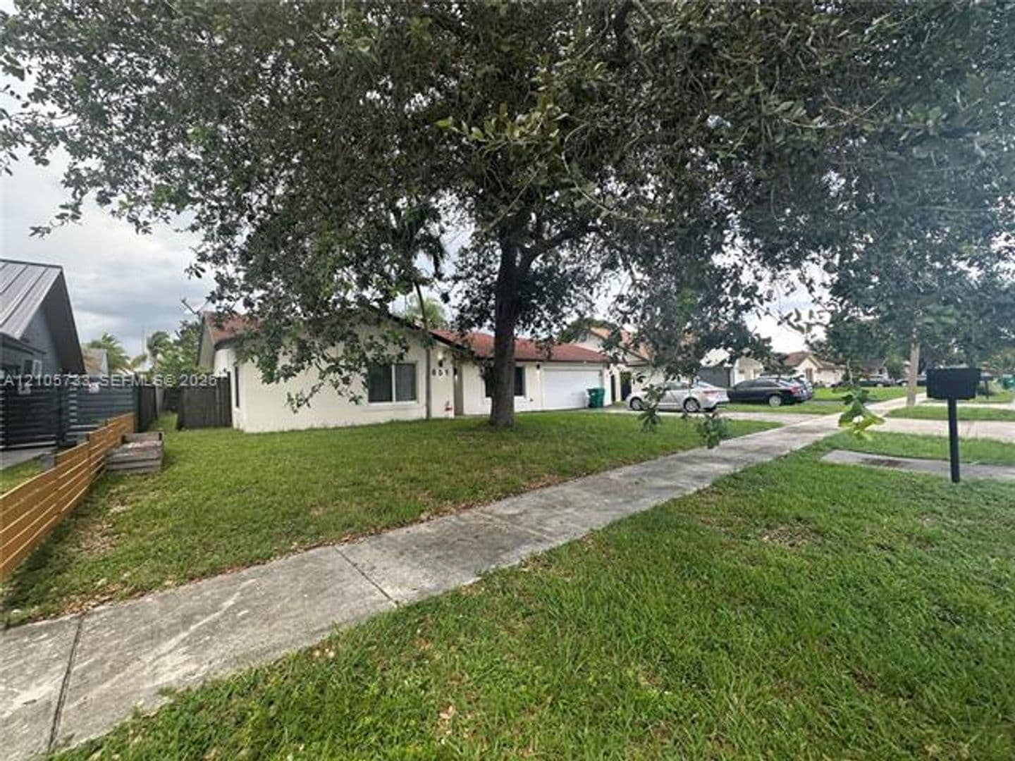 Miami House: 851 NE 205th St # 851