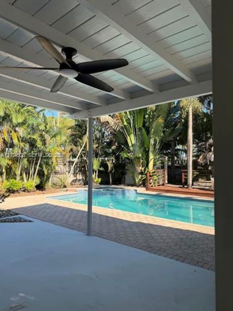Hollywood House: 1811 N 40th Ave # 0