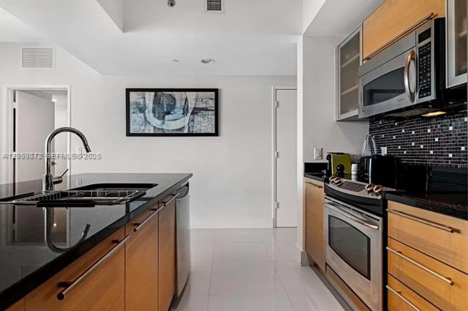 Miami Condo: 950 Brickell Bay Dr cu-3710