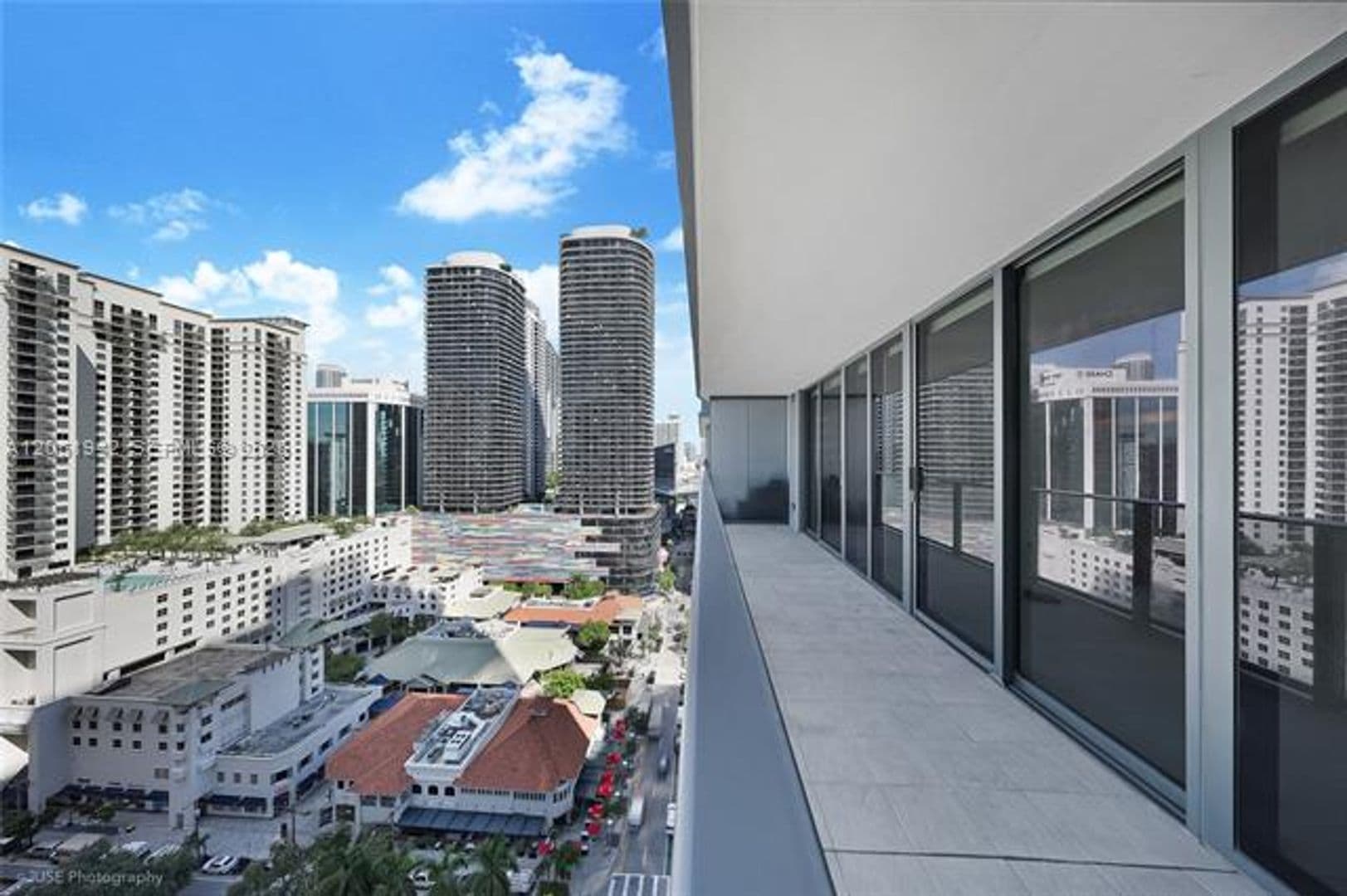Miami Condo: 1000 Brickell Plz cu-2110