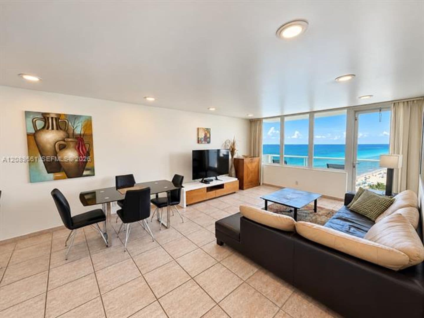 Hollywood Condo: 3725 S Ocean Dr cu-1404