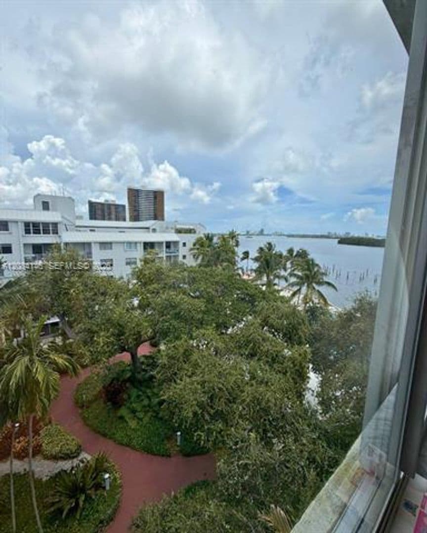 Miami Condo: 777 NE 62nd St cu-CPH2