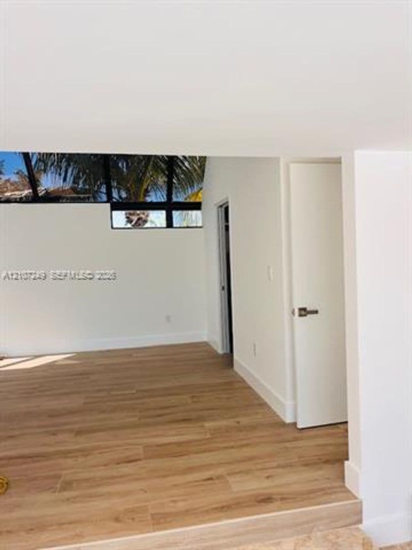 Key Biscayne House: 241 Harbor Dr # 241
