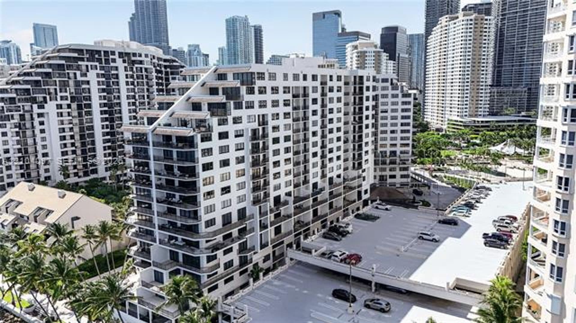 Miami Condo: 540 Brickell Key Dr cu-916
